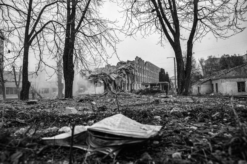 Lenka-Klicperova-Bombed-out-school-07-6720px-4480px-300dpi.jpeg