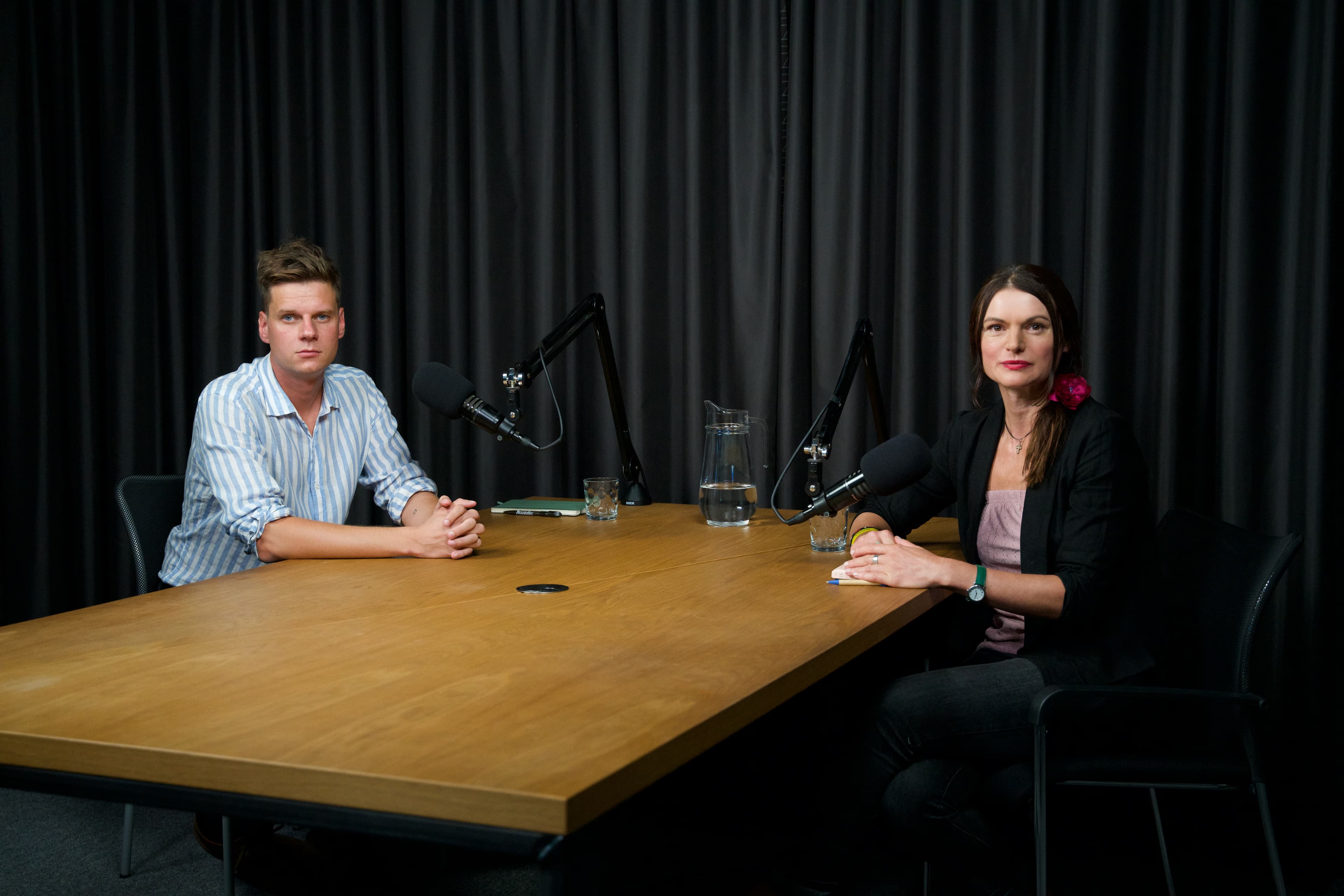 Podcast Markéty Kutilové o migraci: “Umírají v poušti, na moři i ve válečném Jemenu,” říká Jakub Shelby z OSN.