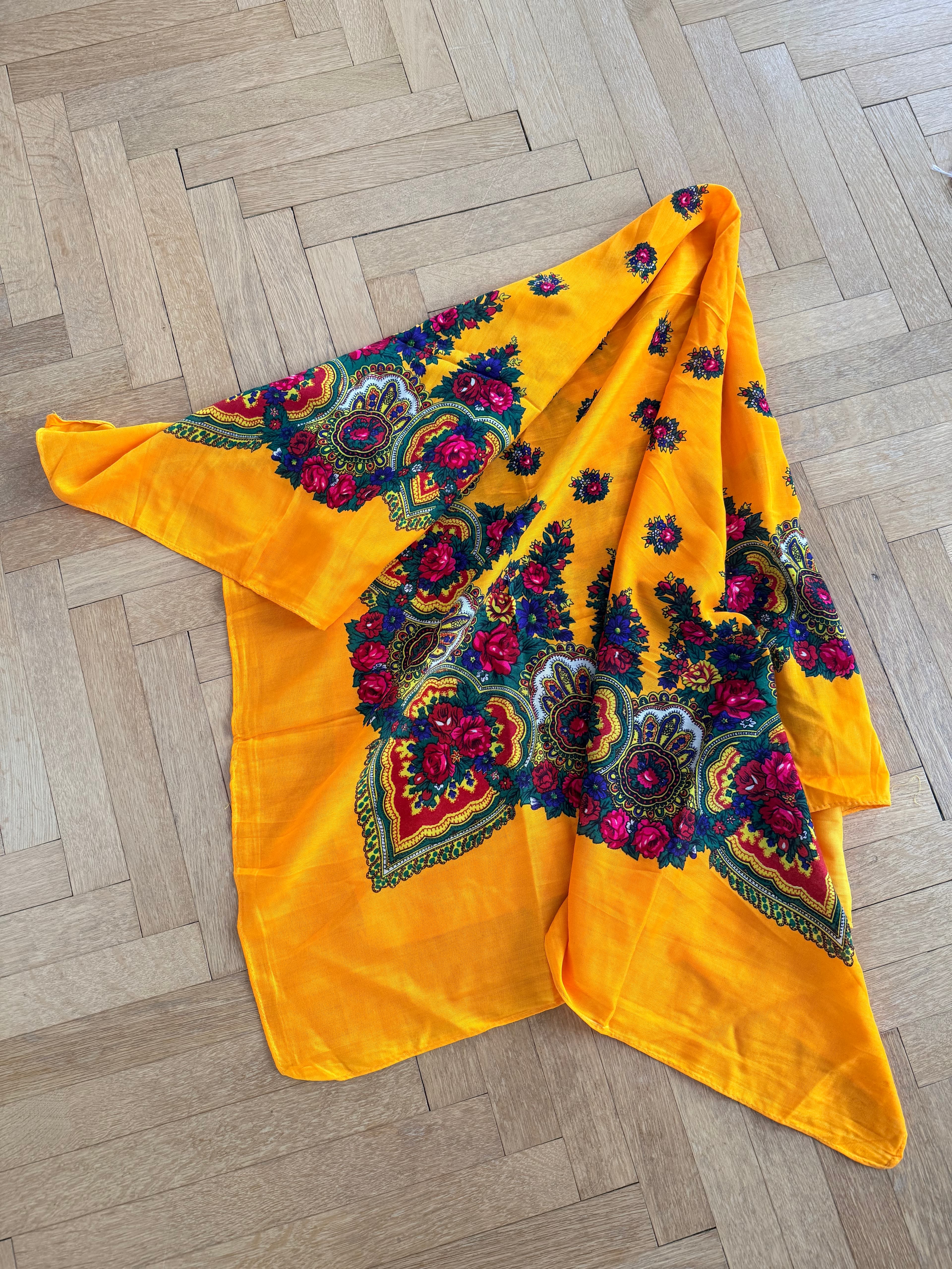 Šátek bojovnice oranžový