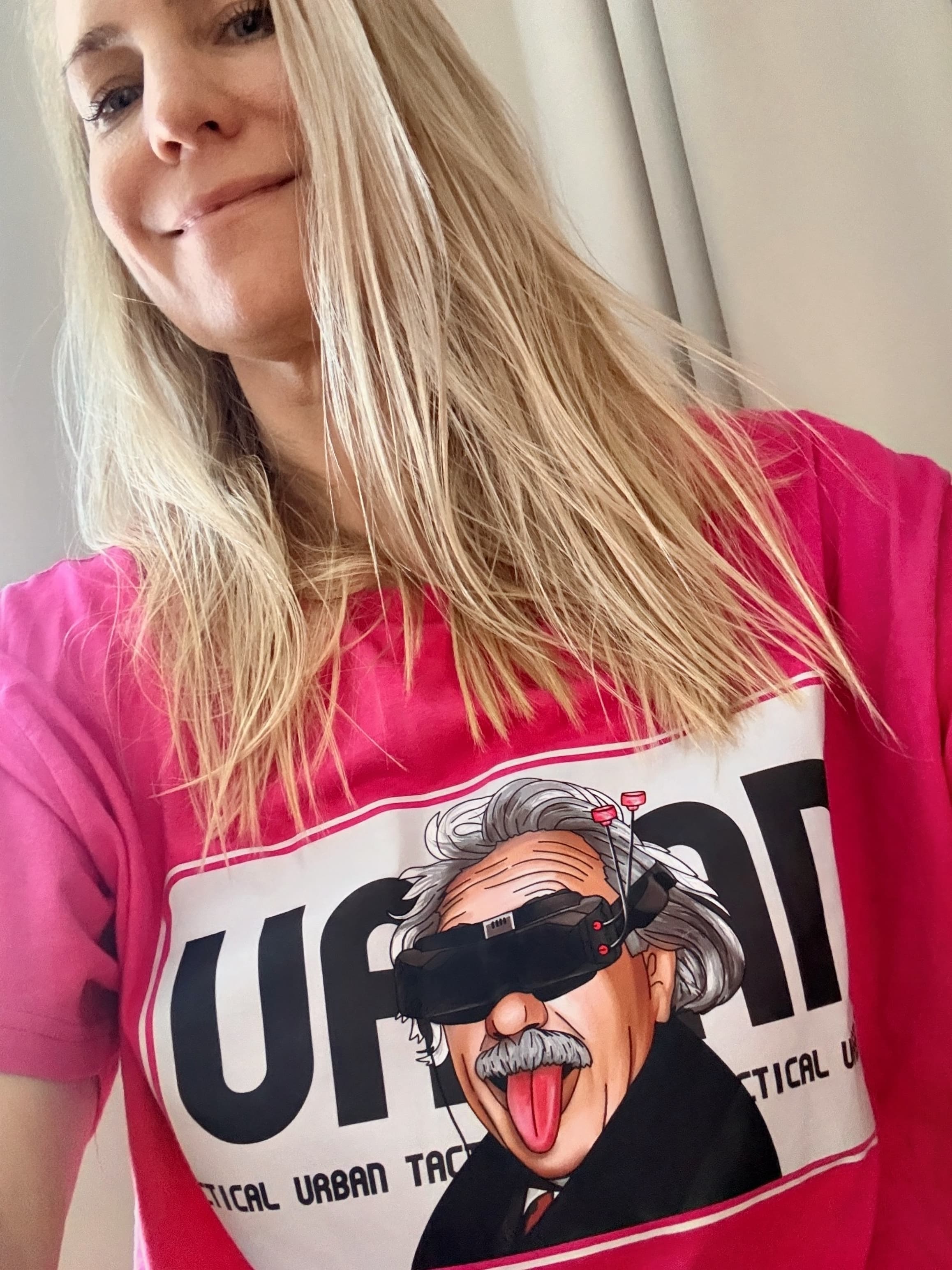 Einstein by byl dronař! Růžové tričko z Ukrajiny