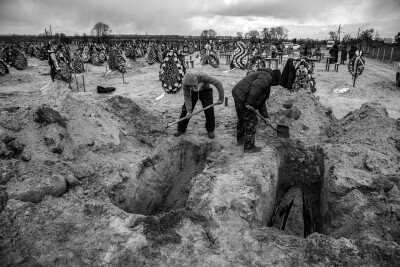 Lenka-Klicperova-Funeral-10-6720px-4480px-300dpi.jpeg